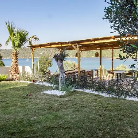Charming Boutique With Garden Hotel Bogazici