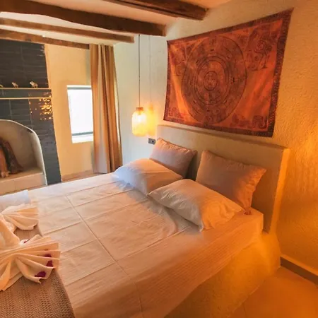 Charming Boutique With Garden Hotel Bogazici